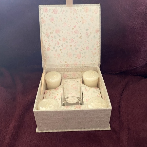 Hallmark Other - Hallmark Candle Set with Elegant Holder